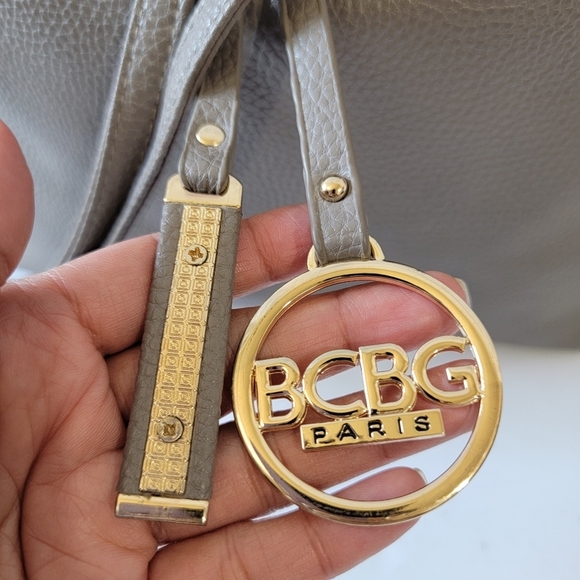 BCBG Paris Gray Leather Tote + Cosmetic Bag Set Zip Closure Travel Beachy Sz L - Picture 5 of 12